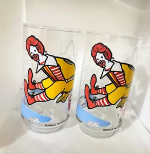 Zwei McDonalds Vintage 1977 New Old Stock Action Series Ronald McDonald Gläser - Bild 1 von 6