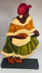 Estatuilla de madera pintada a mano de bailarina uruguaya de candombe, 9,75" x 6" - Imagen 1 de 5