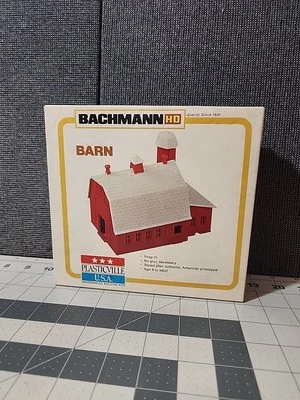 Vintage Bachmann/Plasticville HO Snap Fit Barn #2602 READ - Image 1 of 4