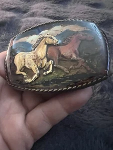 Vintage Gürtelschnalle handbemalt Pferd Motiv Gold Country Western - Bild 1 von 5