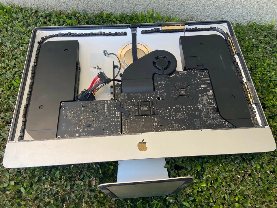 Apple iMac A1419 27" Desktop - MD095LL/A (October, 2012) - Image 1 of 4