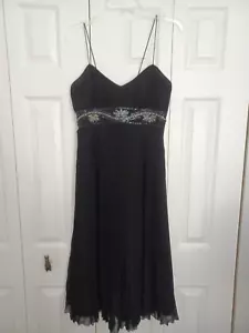 Betsey Johnson Abend Damen Plissee schwarz Kleid Perlen Akzente Größe 8 Midi - Bild 1 von 12