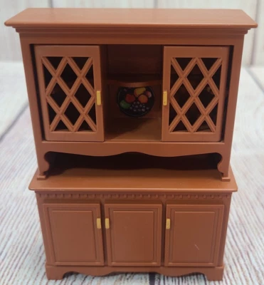 Mueble de colección Fisher-Price Toys Hutch para casa de muñecas marrón 4" 1980 Foto 1 de 4
