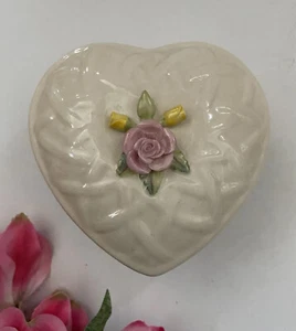 Vtg Belleek Heart Shaped Trinket Box Floral Pink Rose 2000 Ireland - Picture 1 of 5