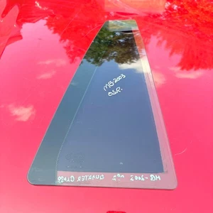 MERCEDES-BENZ 20031 WINDOW QUARTER GLASS OSR DRIVER REAR - Picture 1 of 9