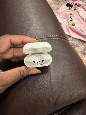 Apple AirPods Pro 1st Gen Wireless Earbuds Case White A2190 - Image 1 of 3