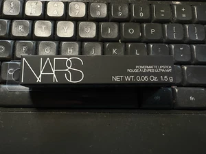 Lápiz labial Nars Powermatte 150 Highway to Hell - tamaño completo 0,05 OZ / 1,5 g - Imagen 1 de 2
