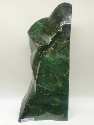 Nephrit Jade Skulptur Freie Form Dekoration Heilstein Edelstein Poliert - Bild 1 von 3