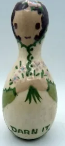 Bambola Darn It vintage Cleminson ceramica darning cucito uova - Foto 1 di 3