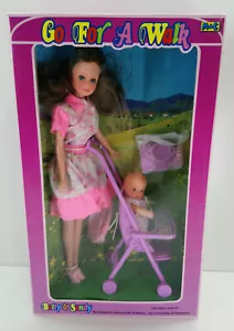 VTG M&C BETTY & SANDY DOLL GO FOR A WALK #21071 BARBIE SINDY BRAND NEW 4 - Picture 1 of 8