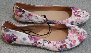 NUEVO H&M Pisos, Rosa Claro Floral, Talla 6 - Imagen 1 de 4