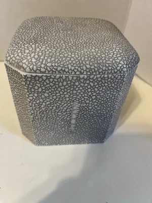 Tarro de algodón Kassatex Shagreen Bloomingdale’s Foto 1 de 4