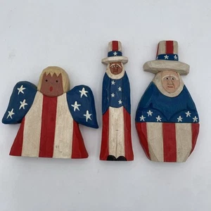 John Melohn 3 pezzi arte popolare primitiva intagliato a mano USA '93 zio Sam America angelo - Foto 1 di 20