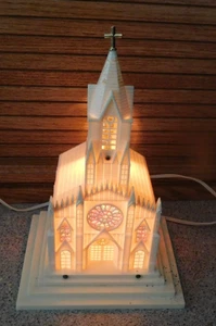 25-774 Vintage Raylite Electric Corp. Lighted Musical Church Plays Silent Night - Picture 1 of 7
