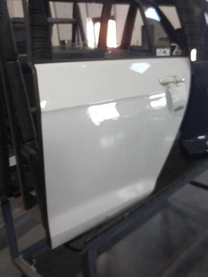 Used Rear Left Door Assembly Rear Side fits: 2018 Volkswagen Golf gti privacy ti - Image 1 of 4