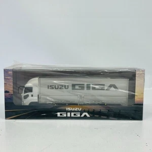 ISUZU Miniature GIGA 8x4 Full Cab Truck 1/43 Scale Model Diecast Collectible - Picture 1 of 5