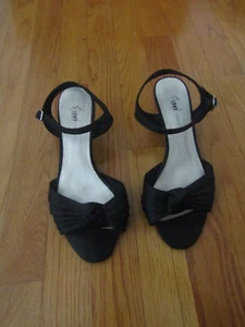 Fioni Night womans black sandals size 6.5 W - Picture 1 of 4