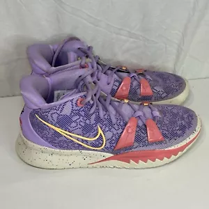 Scarpe Nike Kyrie 7 Figlie Azurie Lilla Tinta Melone Uomo CQ9326-501 Taglia 8,5 - Foto 1 di 10