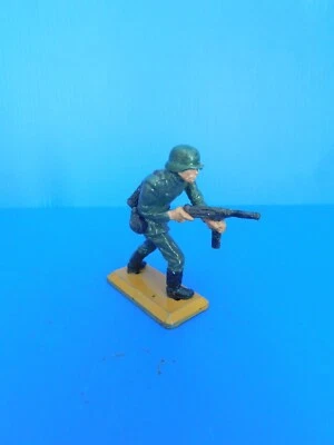 BRITAINS LTD : 2 EM E GUERRE MONDIALE / ARMEE ALLEMANDE : SOLDAT AU COMBAT - Photo 1/4