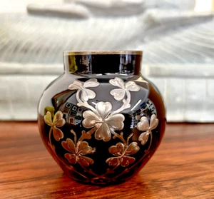 Kleine Art Deco Vase aus schwarzem Glas mit Silber Ovrlay, Silver Overlay 7 cm - Bild 1 von 5