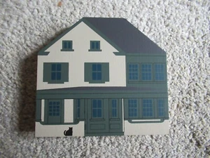 1988 Cats Meow Hagerstown Series Yule Cupboard Shelf Sitter - Picture 1 of 2