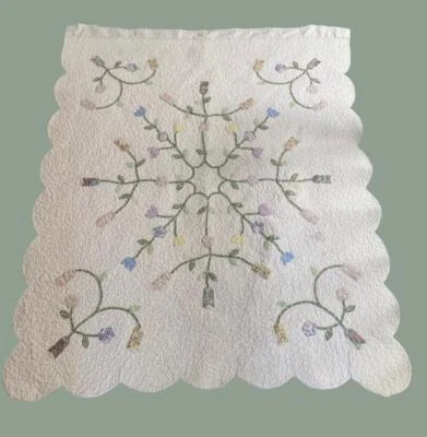 Edredón de tulipán con apliques vintage colgante de pared Shabby francés campo guardería 57 x 55 Foto 1 de 4