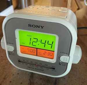 Sony Dream Machine FM/AM Clock Radio ICF-C180 Dual Alarm LCD Digital Cube VTG - Picture 1 of 6