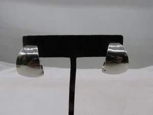 Vintage silberfarbene ovale Design Halbcreolen Clip auf Ohrringe 0,75" #31D - Bild 1 von 4