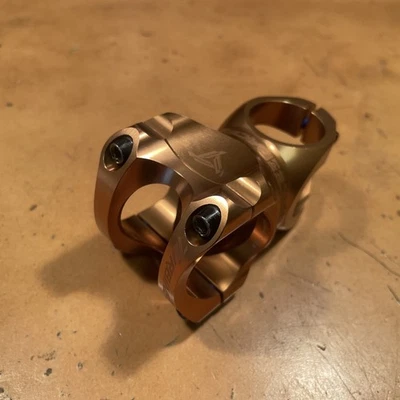 Vástago Race Face Turbine-R 35,0 mm, 0 grados, 50 mm, dinero en efectivo dorado Foto 1 de 4