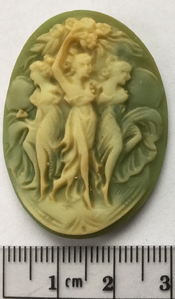 Camafeo vintage de tres hermanas 40x30 Foto 1 de 1