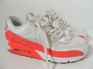 short nike feminino neon