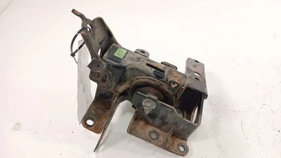 Montaje motor izquierdo Toyota Prius 2012 2013 2014 2015 Foto 1 de 4