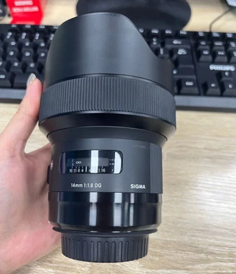 Lente Sigma 14 mm f/1,8 Art DG HSM para cámaras Canon con montura EF 95 % nueva Foto 1 de 4