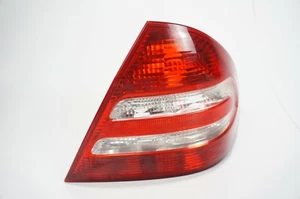 01-2007 Mercedes Benz C280 C320 C350 C55 AMG Luz trasera Pasajero Derecho Fabricante - Imagen 1 de 12