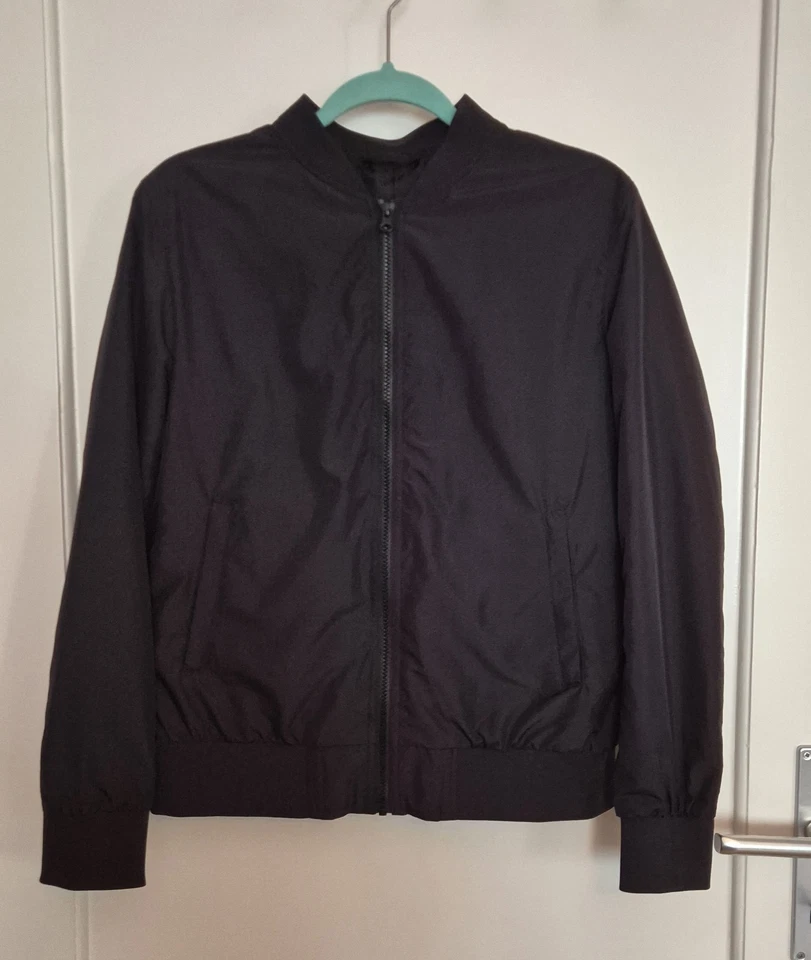 Leichte schwarze Jacke im Bomberstil von Urban Classics in Gr. L - Bild 1 von 4