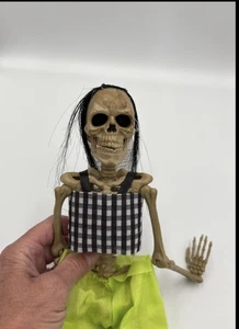 Decorazione da appendere scheletro Halloween 16" villaggio spettrale posabile nuova con etichetta - Foto 1 di 4