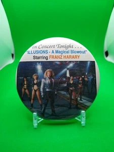 3" Vintage Franz Harary Illusionen Show Werbung Pins Abzeichen Riverside Casino - Bild 1 von 2