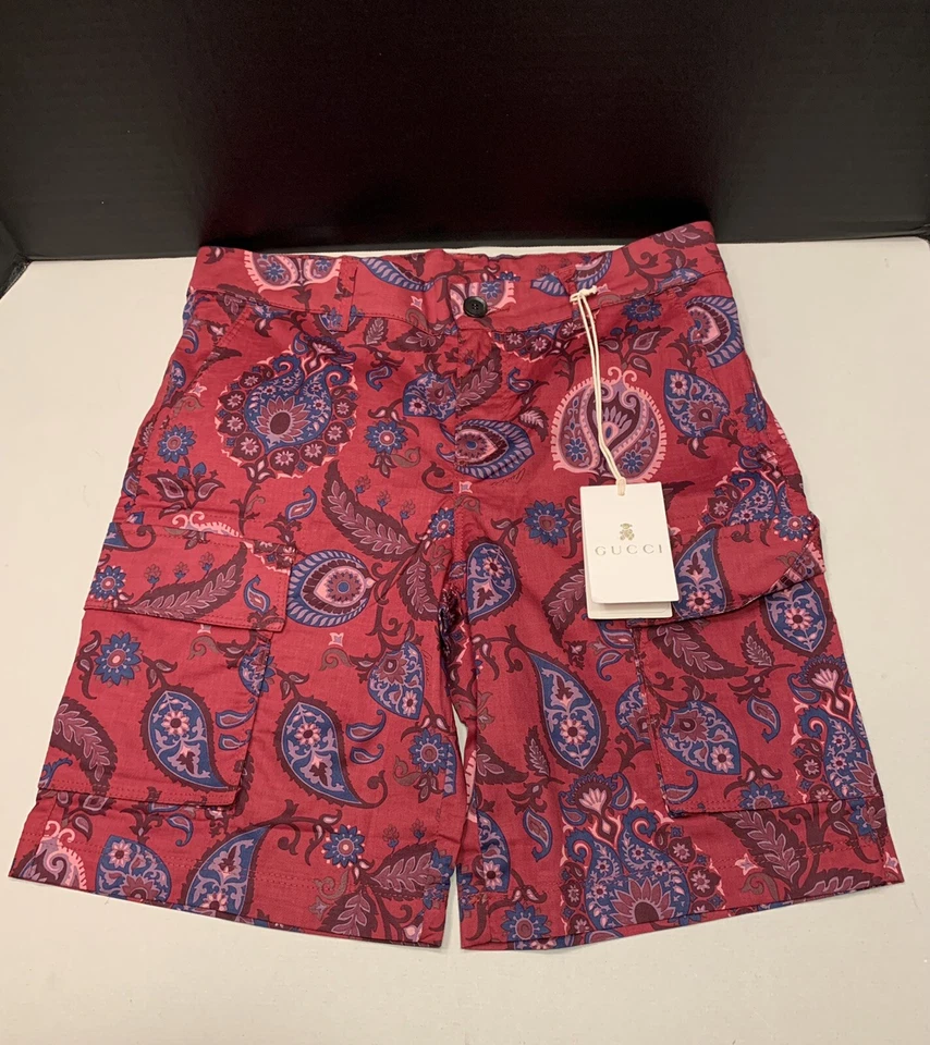 GUCCI Bermuda Estampada Paisley Niño Pantalones Cortos Talla Rubí Estampado Talla 8 Precio de venta sugerido por el fabricante $305.00 Foto 1 de 4