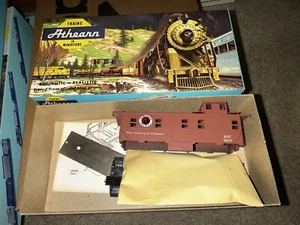 HO Athearn Blue Box 1266 Standard Caboose Northern Pacific NP 1600 Brown Kit - Picture 1 of 1