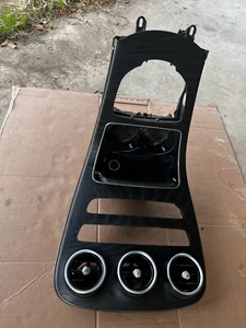 2019 MERCEDES GLC 300 CENTER CONSOLE DASH TRIM PANEL AIR VENT & CUP HOLDER OEM - Picture 1 of 10
