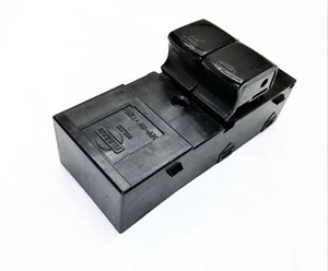 Elevador de interruptor de ventana lateral del conductor genuino Nissan Micra K12 MK3 (03-10) - Imagen 1 de 2