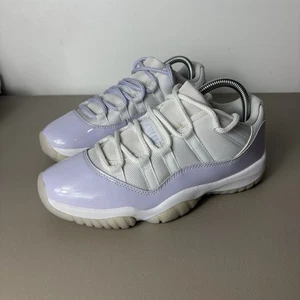 WMNS Air Jordan 11 Retro Low Pure Violet AH7860-101 donna taglia 9 7,5 anni - Foto 1 di 10