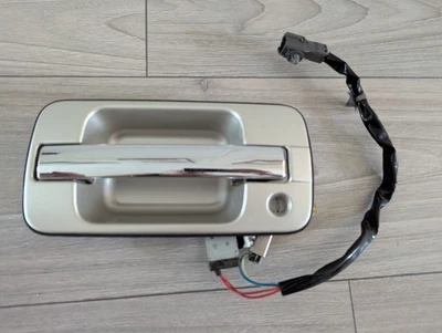 Isuzu Trooper 1995-2002 OEM conductor lado derecho delantero exterior mango conjunto dorado Foto 1 de 4