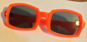 1960's Vtg Conn. S.G. Std. 40 Orange Plastic Rectangular recessed Sunglasses US - Picture 1 of 6