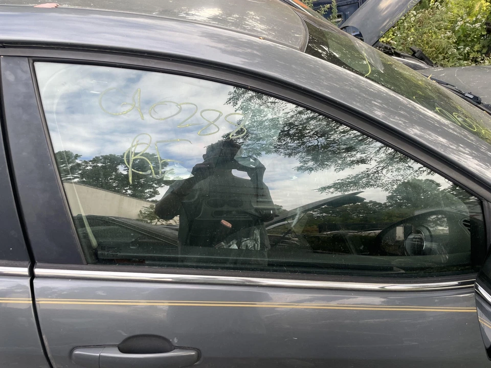 Front Door Glass/window PONTIAC G6 Right 05 06 07 08 09 10 Foto 1 de 1