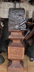 BASTONE SACRIFICALE FERRO SCARICO COLLEZIONE BAROCCO SERRATURE SOSPESE SUD TEDESCO DATATO 1666 - Foto 1 di 18