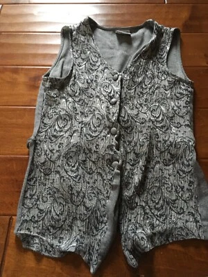 Maggie Lawrence woman’s Gray vest Nylon Acetate size Small - Image 1 of 4