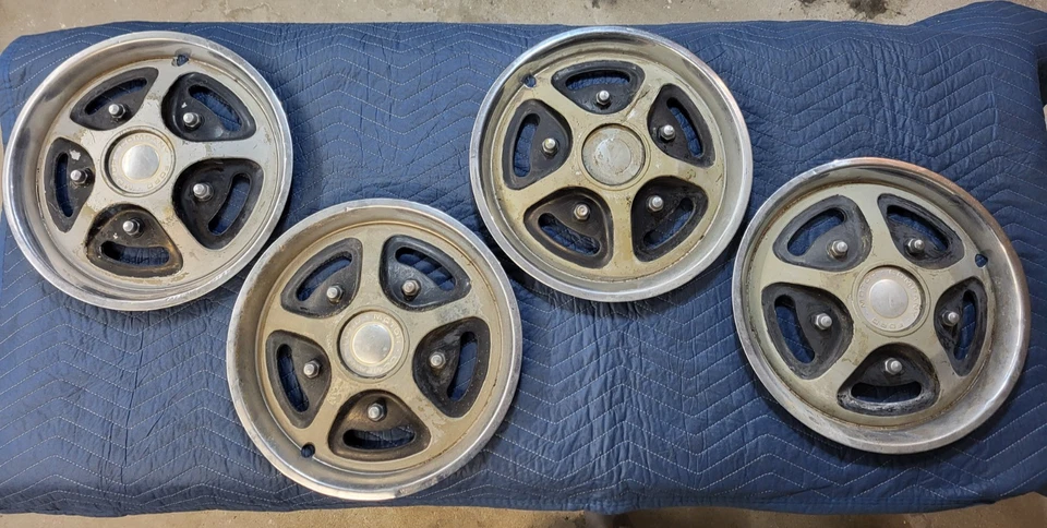 Set of 4 1973-1979? Ford Bronco? Ranger F100? Pickup Truck Hubcaps Wheel Covers - Изображение 1 из 4