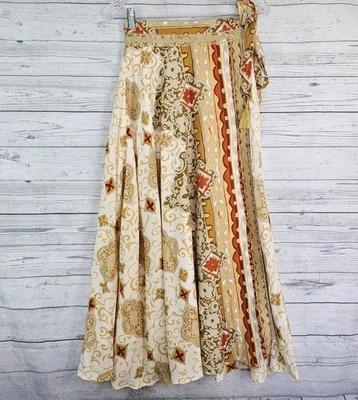 Maxi falda envolvente Soft Surroundings para mujer pequeña borlas rojas doradas rayón Foto 1 de 4