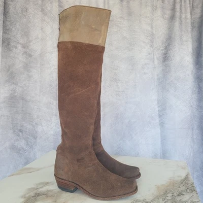 Женские замшевые сапоги вестерн Juicy Couture высотой выше колена с квадратным носком размер 6 - Изображение 1 из 4